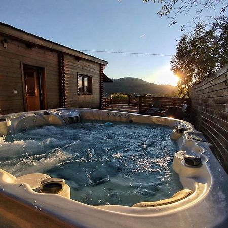 Le Chalet Jacuzzi Et Detente 4 Etoiles Bagneres-de-Bigorre Exterior photo